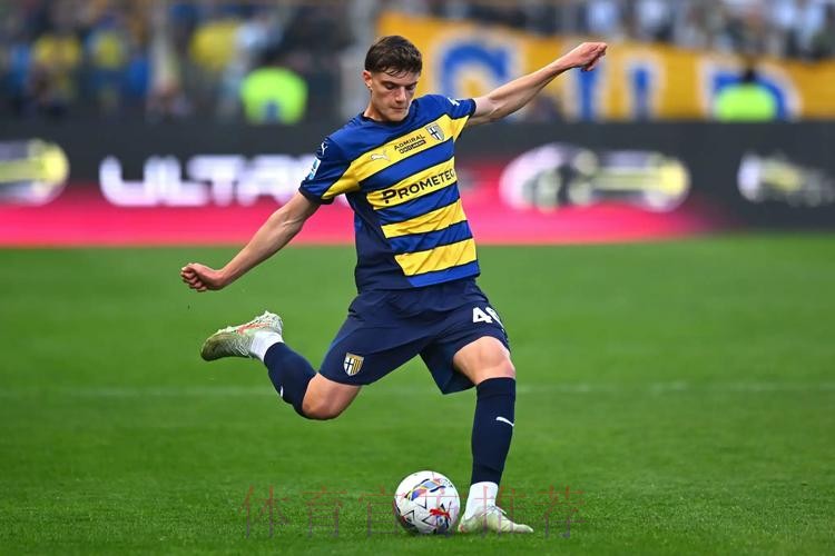 隆戈：米兰今夏想签森林中卫穆里略，冬窗首选仍是乔-戈麦斯